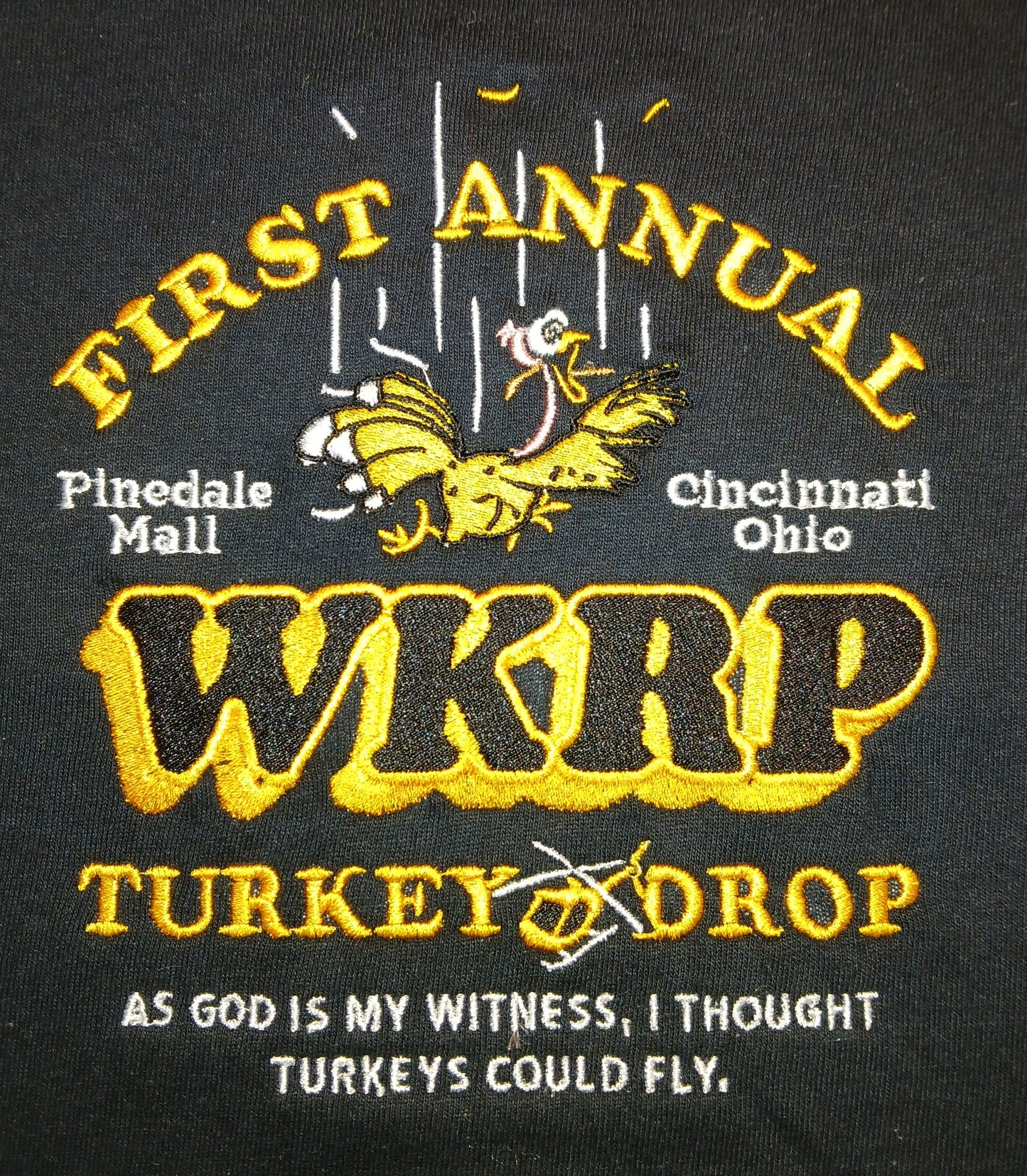 š¦ WKRP Turkey Drop T-Shirt - First Annual Pinedale Mall Cincinnati Ohio šŗ