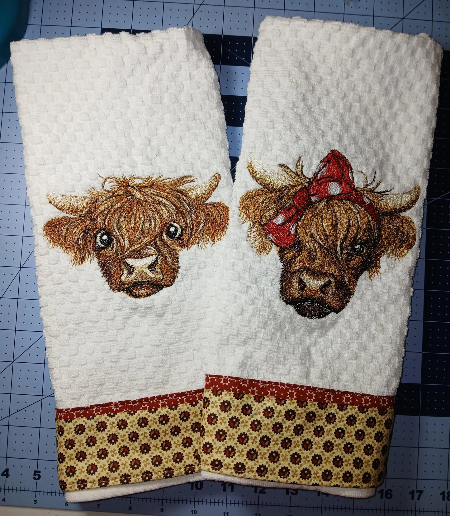 Highland Cow Embroidered Kitchen Towels Set - Farmhouse Decor