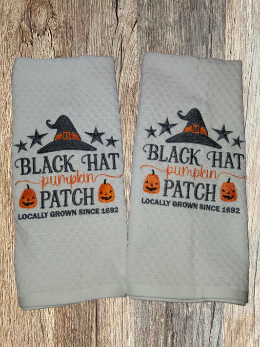 Black Hat Pumpkin Patch Halloween Kitchen Towels - Set of 2